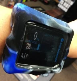 Silicone Protective Cover For Perdix Computers -Dive Gear Shop camo hand live side 2